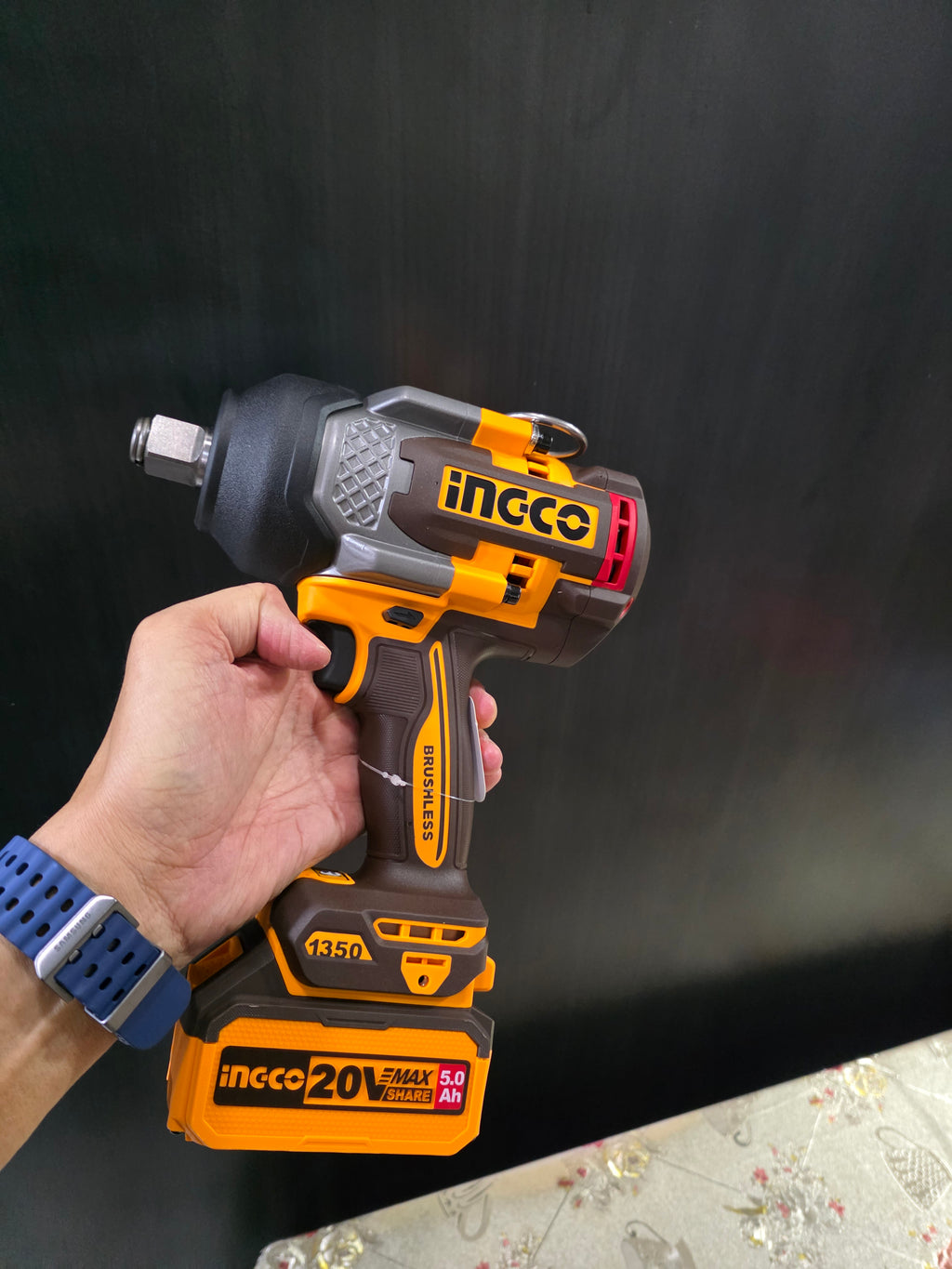 INGCO 20V Brushless Cordless Impact Wrench 3/4" - 1350Nm Complete Set